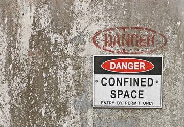 Confined Space Danger Sign Adobestock 115674272 Sma